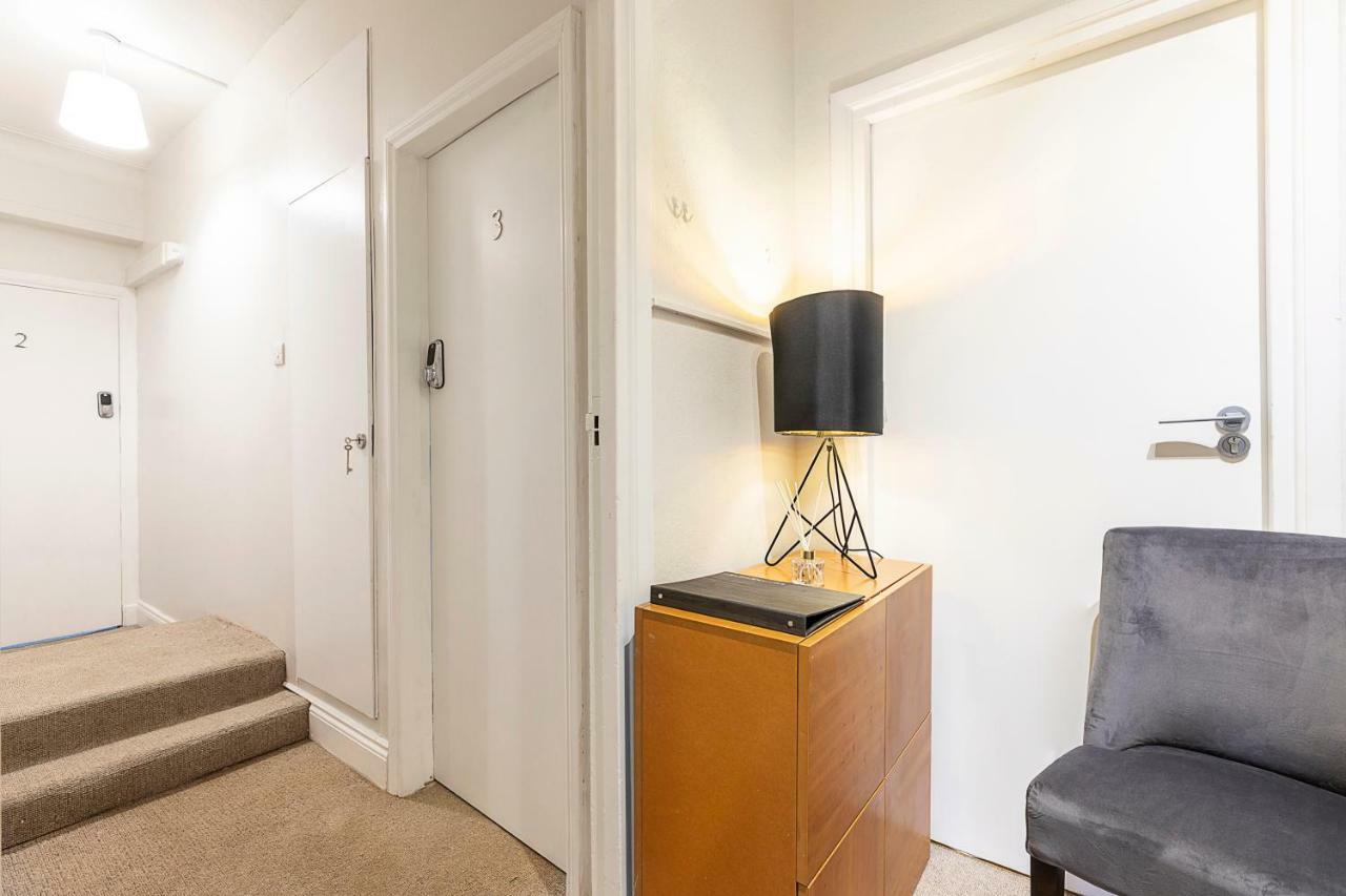 Grand Swiss Cottage Apartment Лондон Экстерьер фото